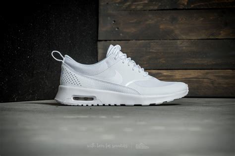 nike wmns air max thea weiß|Womens Air Max Thea Shoes (2) .